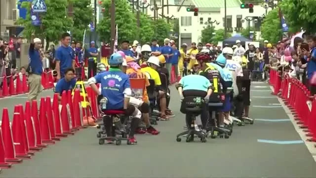 Székkel tolató verseny Japánban