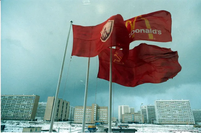 Az első McDonalds megnyitása a Szovjetunióban