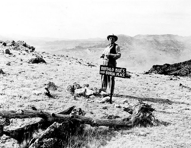 „Buffalo Bill” macerás temetése - 1